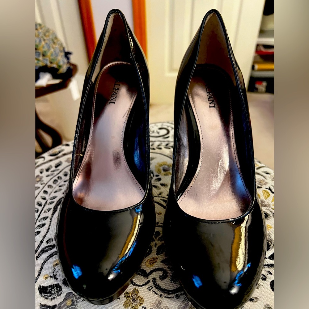 Alfani Black Patent Leather pumps